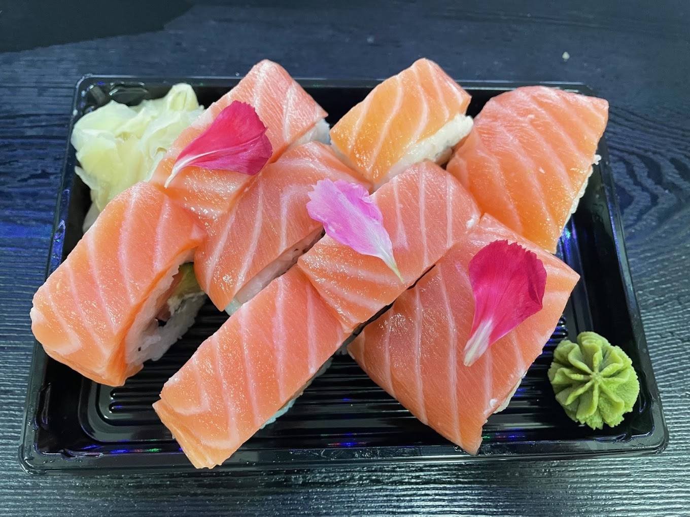 Frisches Lachs-Sushi vom Hafenimbiss Karlsruhe in Mühlburg